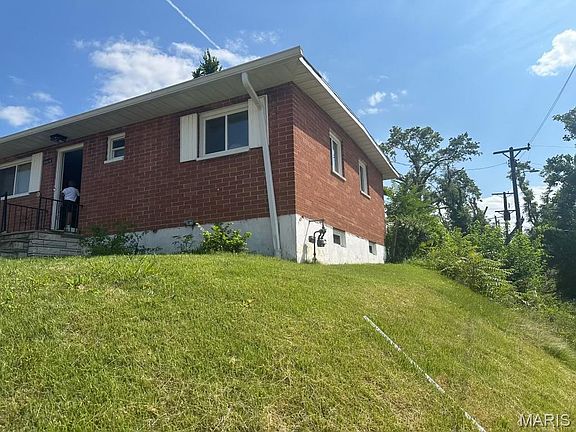 2nd image of 4464 Lee Ave