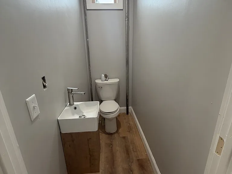 2111-2113 Acushnet Ave #2111 — Photo 4