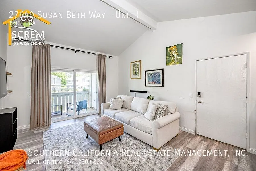 Upper One Bedroom Condo in Saugus — Photo 4