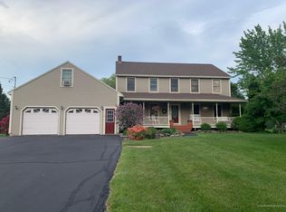 9 Constitution Ave, Hampden, ME 04444