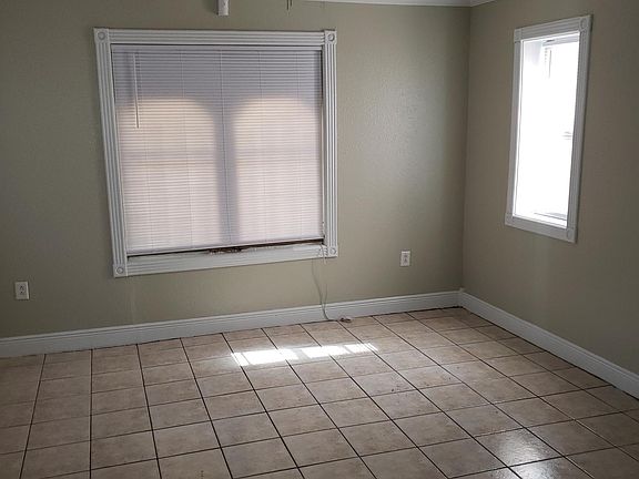 4th image of 750 Juanita St