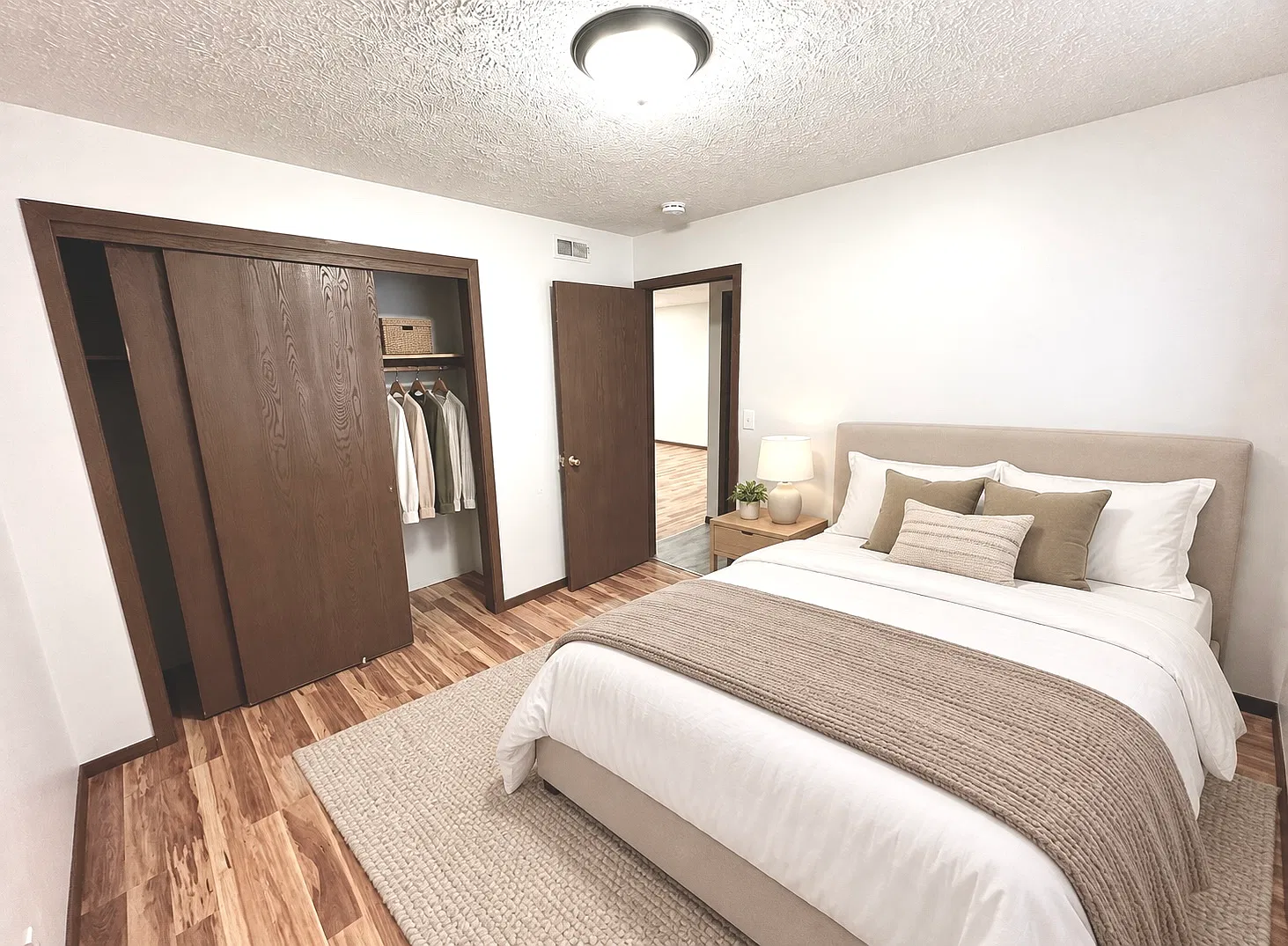 2 bed, 900 sqft, $997 — Photo 4