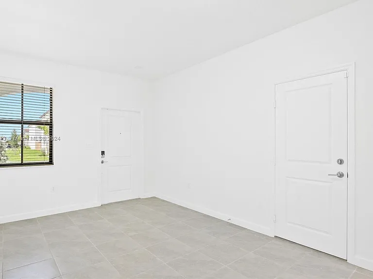 11934 SW 247th Ter — Photo 7