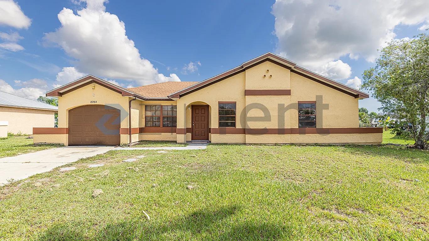 3 bed, 1153 sqft, $2,445 — Photo 1