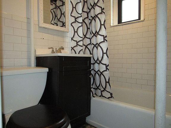 5th image of 2116 35th St #3