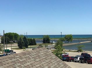 305 N 5th St, Manitowoc, WI 54220