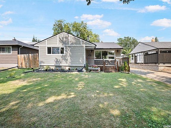 3rd image of 2730 Thornton AVENUE