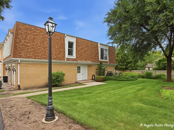 761 Garfield Ave APT B, Libertyville, IL 60048