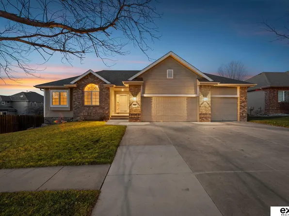 9430 Granville Pkwy, La Vista, NE 68128