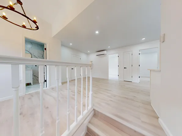 552 East 80th Street image 4 of 25