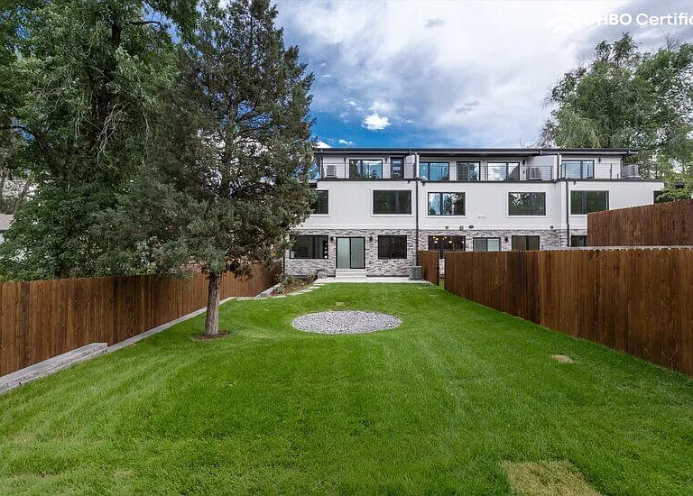 6083 S Sycamore St — Photo 3
