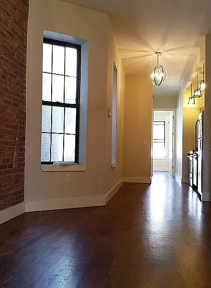 255 Hart St #2L — Photo 2