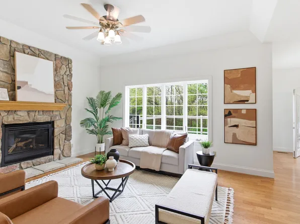 4551 E Ravens Ridge Dr, Columbia, MO 65201