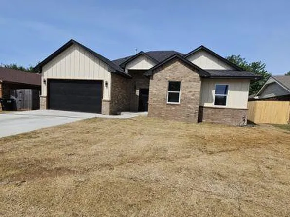 217 N Morgan Dr, Moore, OK 73160