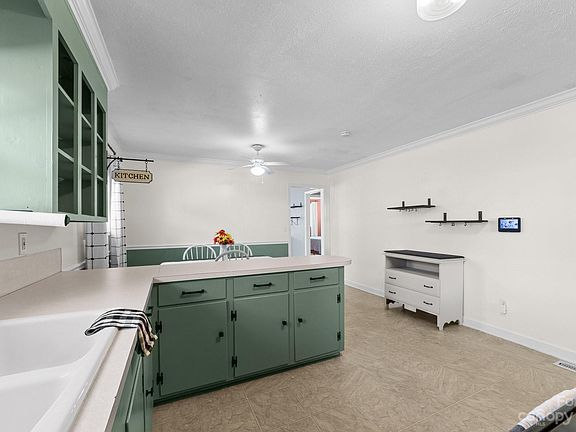 5th image of 242 Jenkins Ave