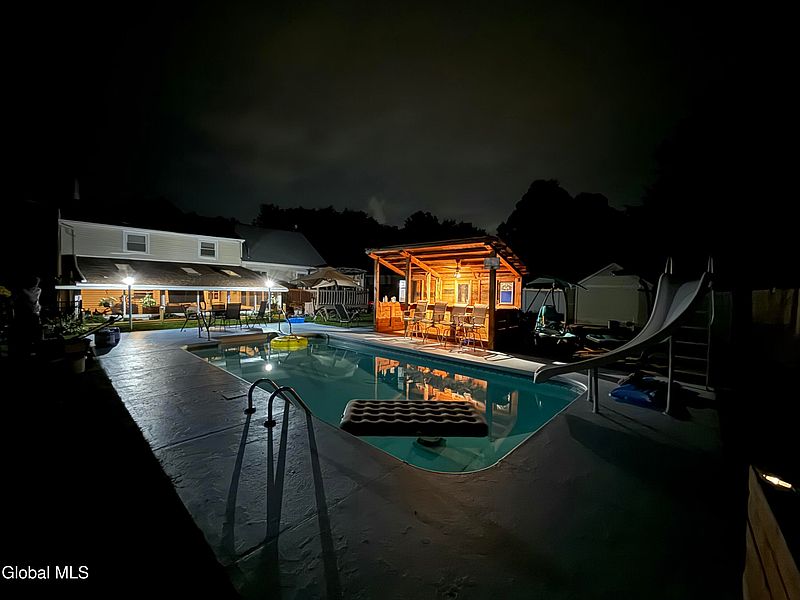 4th image of 114 Okara Drive
