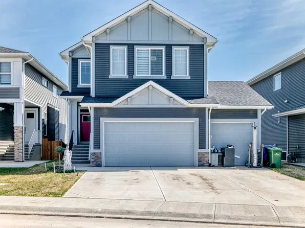 219 N Chelsea Park, Chestermere, AB T1X 2T3