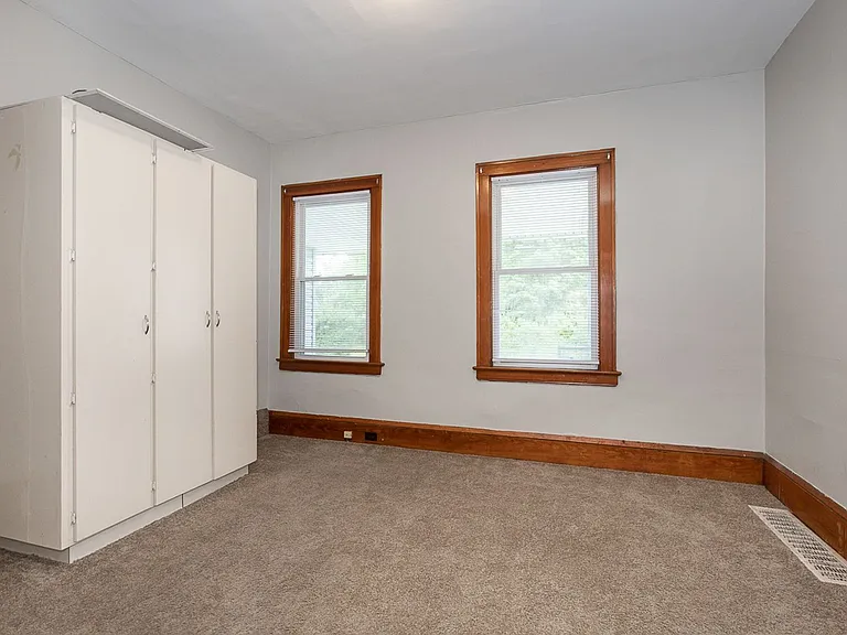 13233 Carrington Ave — Photo 5