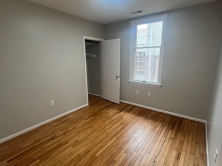 1427 N Clayton St #1 — Photo 7