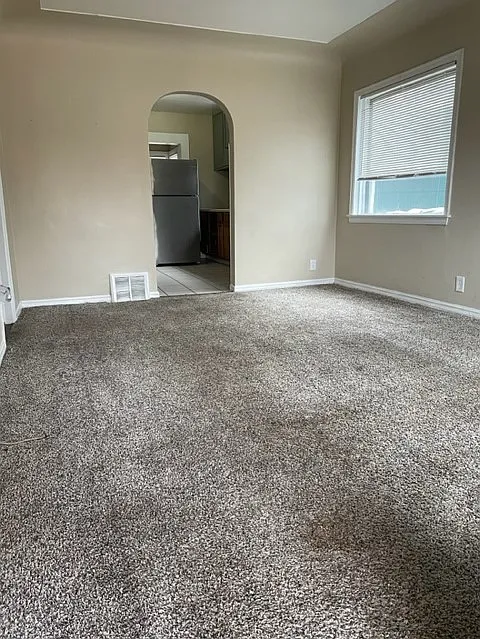 2 Bedroom,1 Bathroom Single Family Home — Photo 2