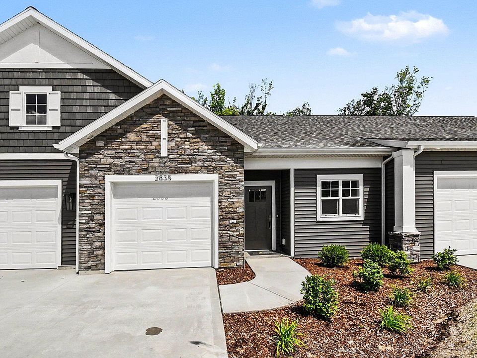 1st image of 2835 W Cobblestone Ct SE #15