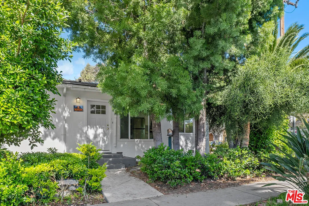 2 bed, 1.0 bath, $4,100 — Photo 3