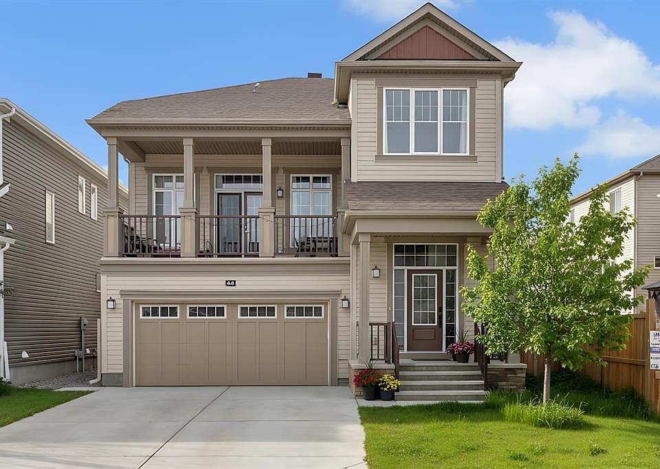 1st image of 44 E Cityside Rise NE