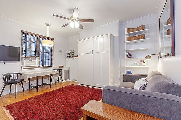 1st image of 333 E 41st St APT 2B