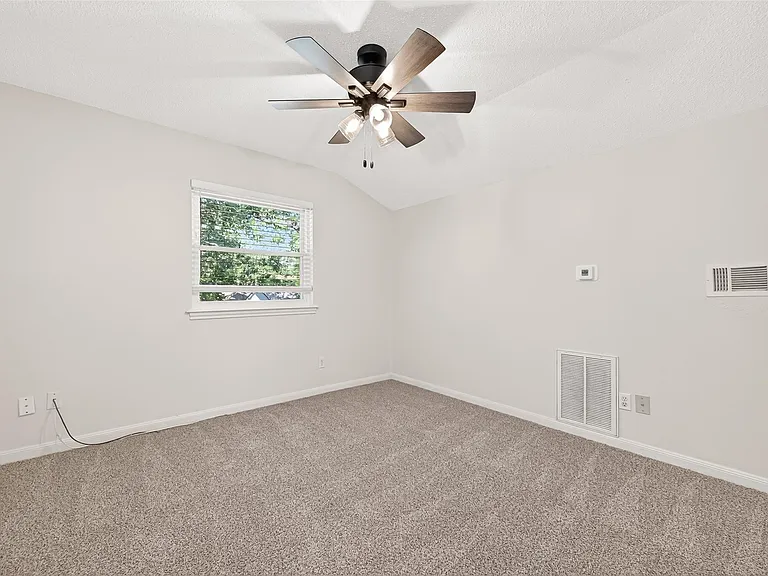 10602 Longmont Dr — Photo 38