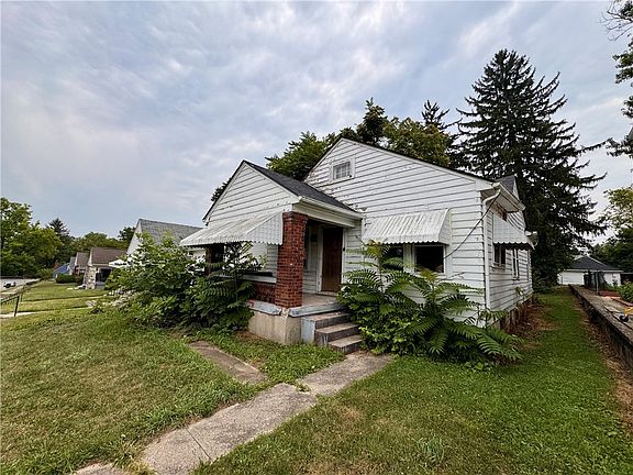 2nd image of 230 E Fairview Ave