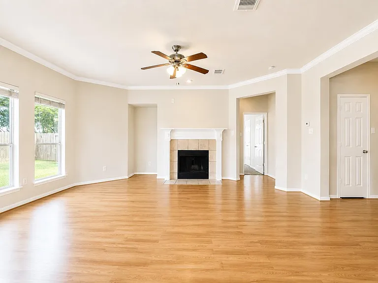 1815 Granite Field Ln — Photo 9