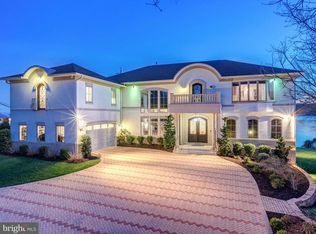 4736 Neptune Dr, Alexandria, VA 22309