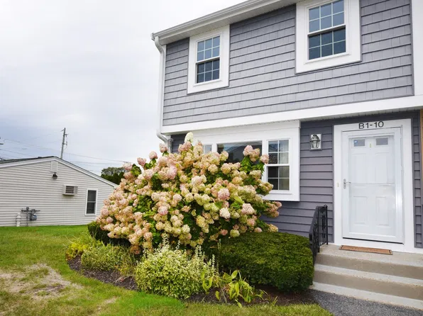 10 Lydon Ln #B1, Halifax, MA 02338