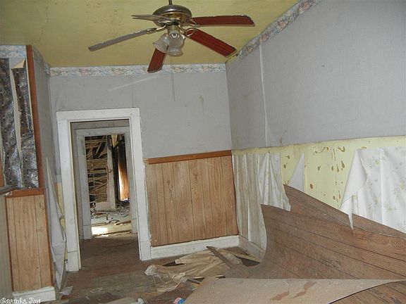 4th image of 3420 Martin Luther King Dr