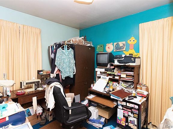 1024 Lee Street Bedroom 2.jpg