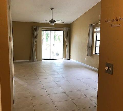 2nd image of 869 Stonybrook Cir
