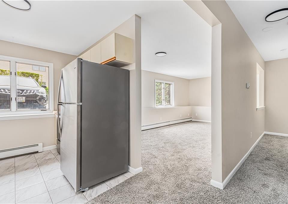 1st image of 3 Village Ct Unit 3