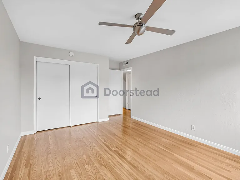 2913 Bayview Dr — Photo 29