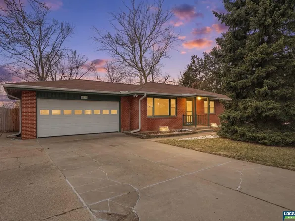 1135 Benton St, Lincoln, NE 68521