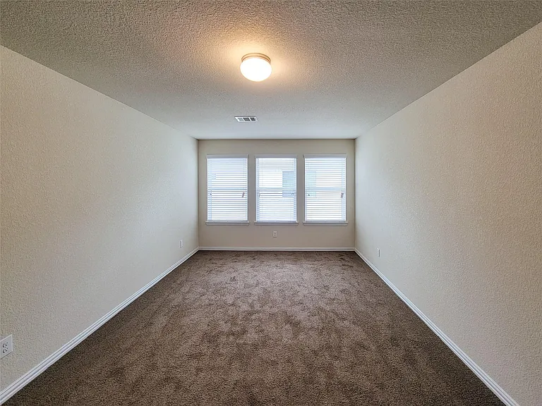 5209 Dauntless Dr — Photo 32