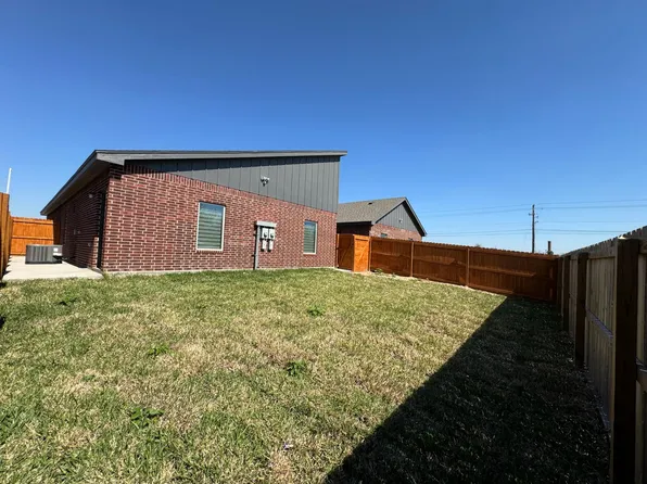 803 Hidden Hills St #4, Mission, TX 78572