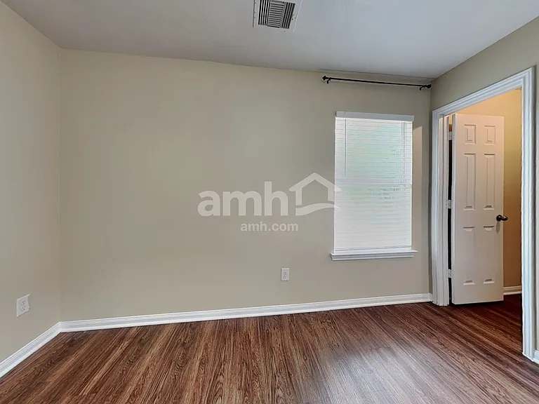 22270 Queenbury Hills Dr — Photo 17