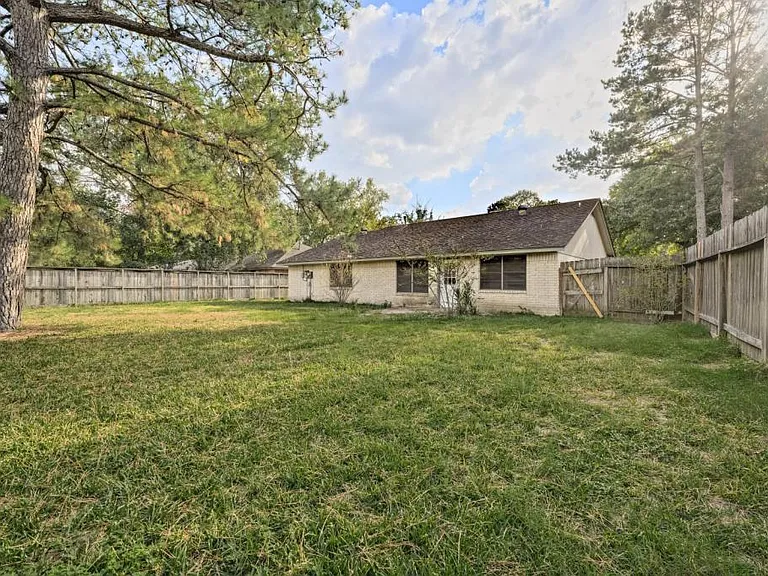 2327 Shadbury Ct — Photo 11