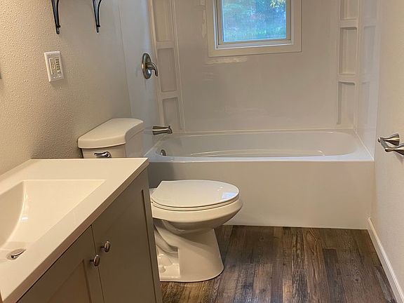 5th image of 1233 N 8th Ave