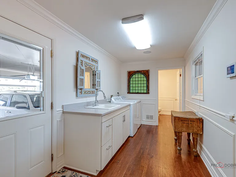 1447 Carol Ln — Photo 18