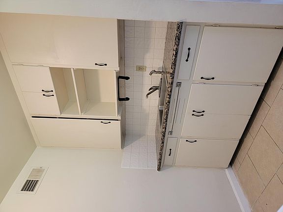 3rd image of 339 W Eaton Ave #C