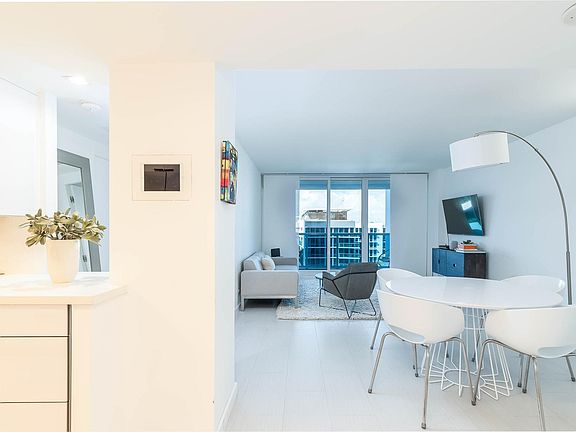 5th image of 2301 Collins Ave APT 726