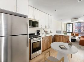 168 W 136th St