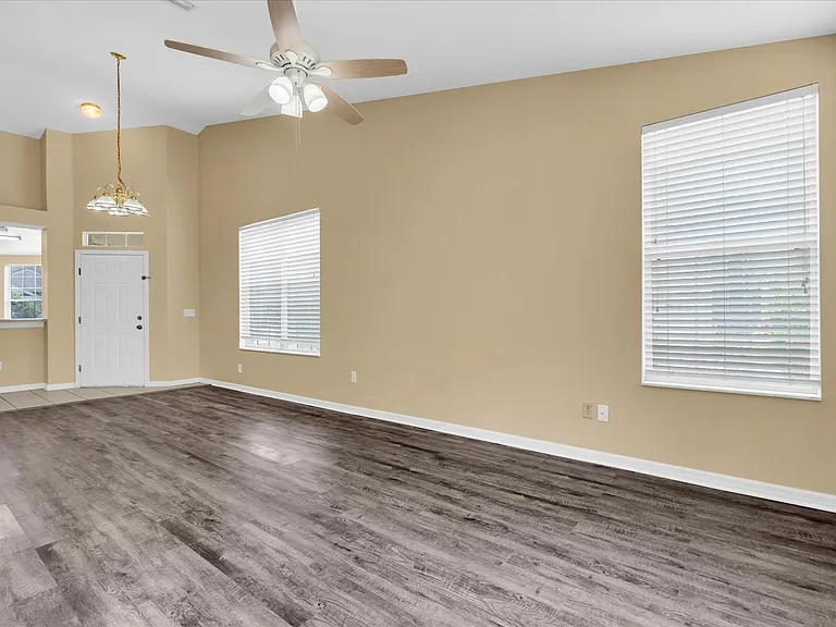 9624 Carlsdale Dr — Photo 7