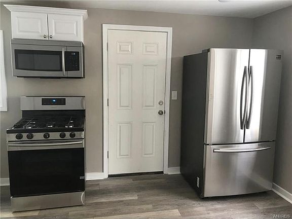 2nd image of 498 Linden Ave